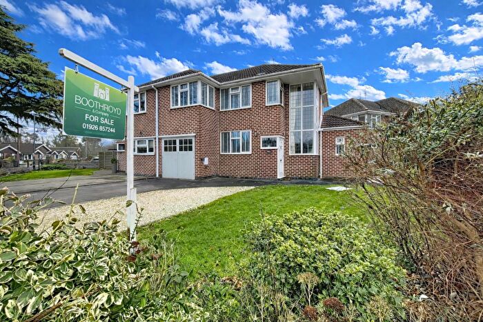 3 Bedroom Semi-Detached House For Sale In Lindsey Crescent, Kenilworth, CV8