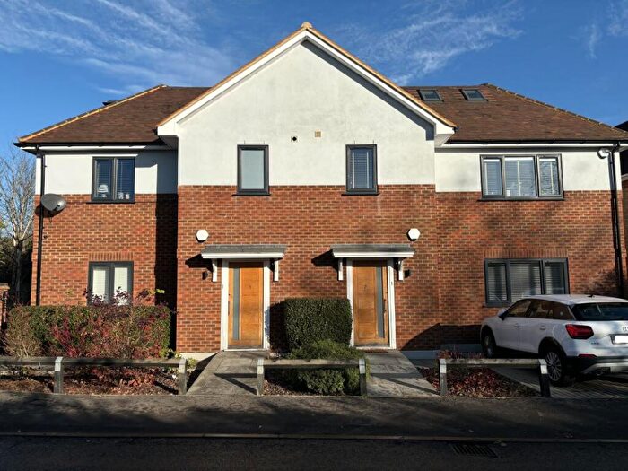 1 Bedroom Maisonette For Sale In Apartment The Beeches, Dedworth Road, Windsor, Berkshire, SL4