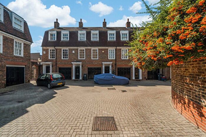 3 Bedroom Terraced House For Sale In The Butts, Brentford, TW8
