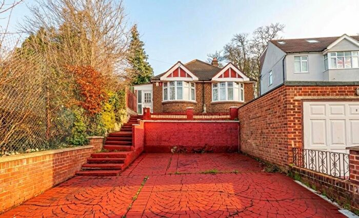 3 Bedroom Bungalow For Sale In Danson Lane, Welling, Bexley, DA16