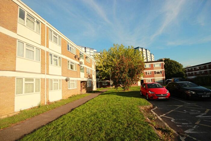 2 Bedroom Apartment To Rent In Eden Close, Slough, SL3
