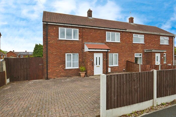4 Bedroom Semi-Detached House For Sale In Maple Avenue, Crowle, DN17