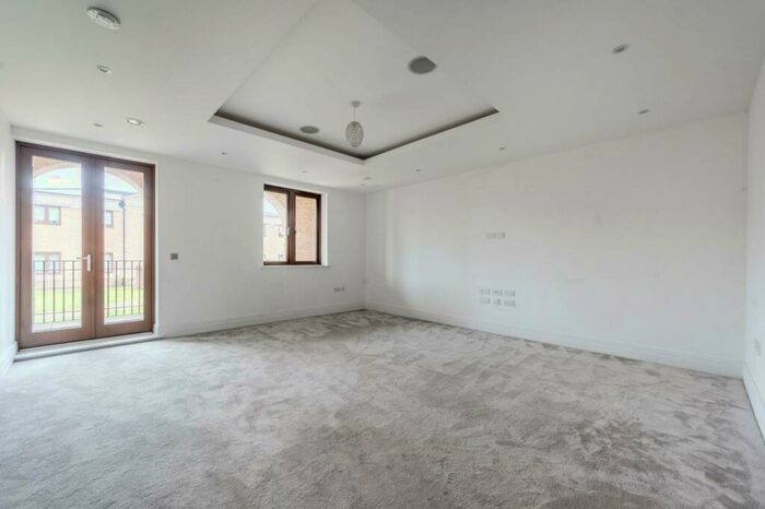 2 Bedroom Flat For Sale In Hampton Road, Stanmore, HA7