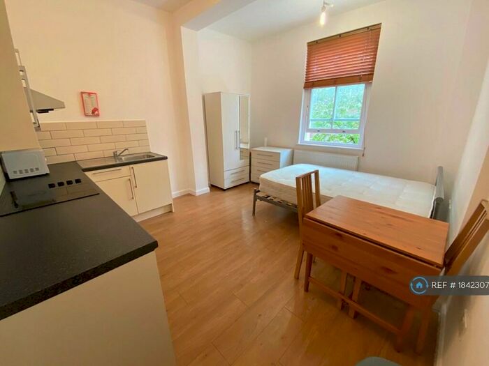 Studio To Rent In Royal College Street, Camden, NW1