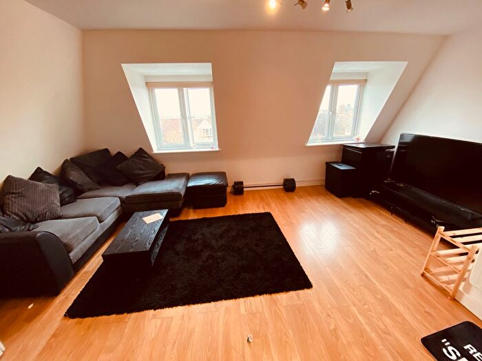 1 Bedroom Flat To Rent In Western Mansions, Barnet, EN5
