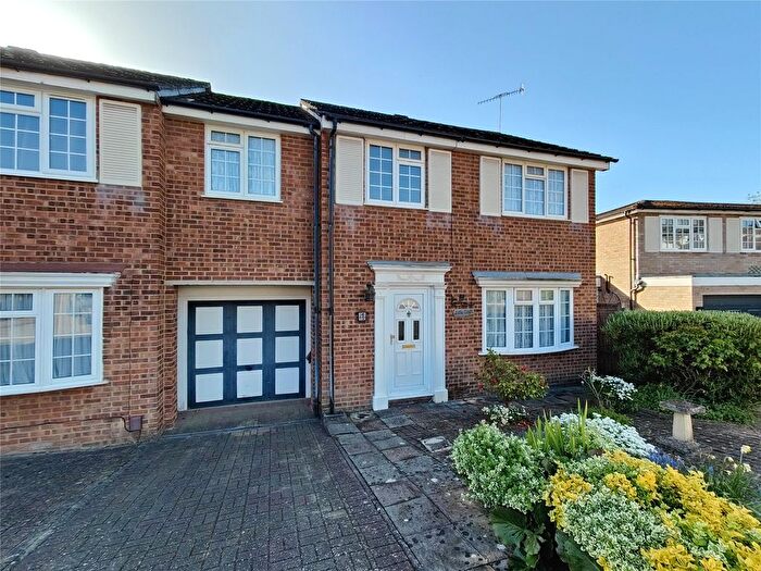 4 Bedroom End Terrace House For Sale In Morris Close, Orpington, BR6