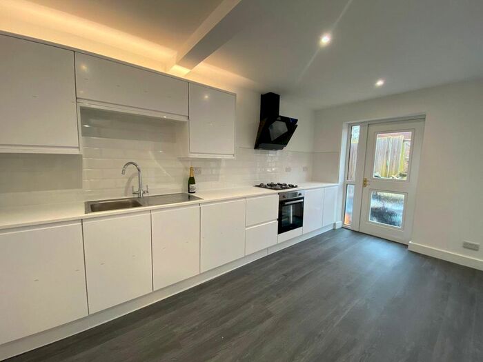 3 Bedroom Terraced House To Rent In Evedon, Bracknell, Berkshire, RG12