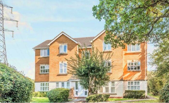 2 Bedroom Flat To Rent In Thorley Court, Swindon, SN25