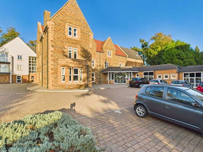 2 Bedroom Apartment For Sale In Wardington Court Welford Road, Northampton, NN2