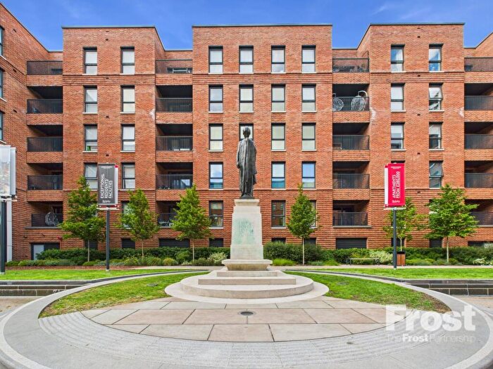 2 Bedroom Apartment To Rent In Memorial Avenue, Slough, Berkshire, SL1