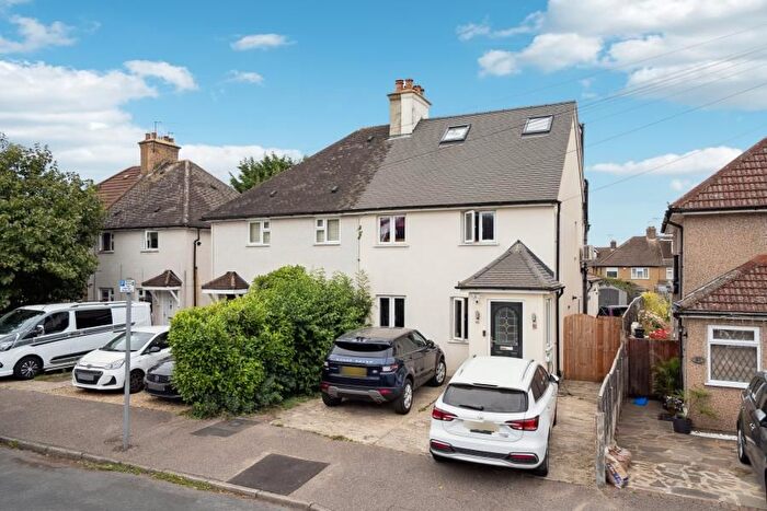 4 Bedroom Semi-Detached House To Rent In Springfield Close, Croxley Green, WD3