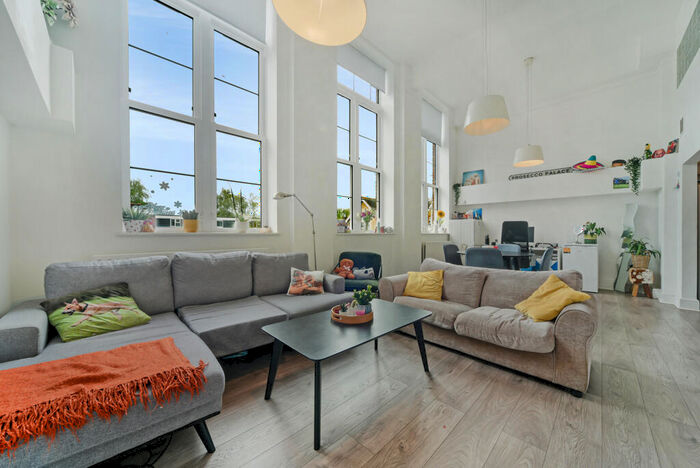 3 Bedroom Apartment To Rent In Shillington Old School, Battersea London, SW11