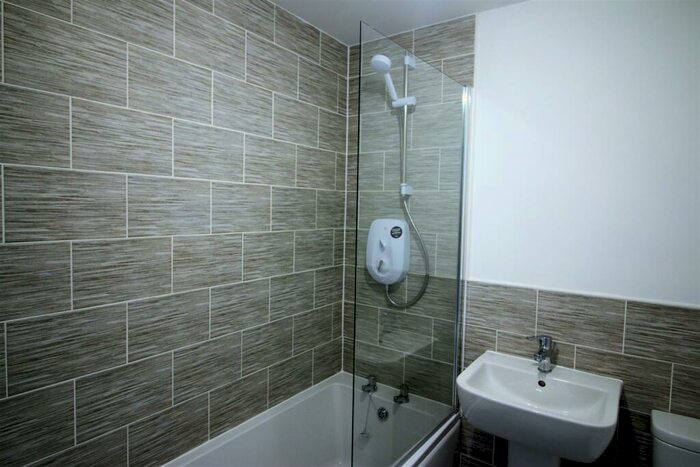 5 Bedroom Private Hall To Rent In St Georges Walk, St. Georges Quay, Lancaster, LA1