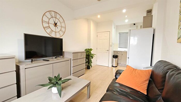 2 Bedroom House To Rent In Arbury Road, Cambridge, CB4