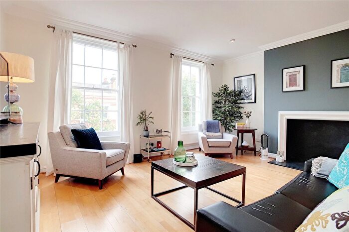 2 Bedroom Flat To Rent In Upper Street, Islington, London, N1
