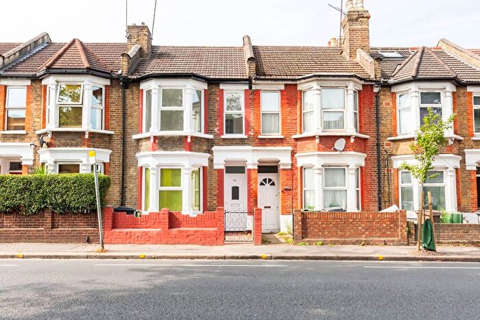 3 Bedroom Terraced House To Rent In Chingford Road, Walthamstow, London, E17