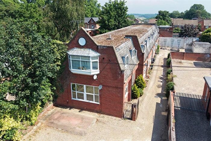 2 Bedroom House For Sale In Norcot Road, Tilehurst, Reading, RG30