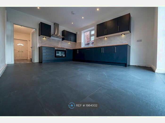 4 Bedroom Semi-Detached House To Rent In Walker Road, Eccles, Manchester, M30