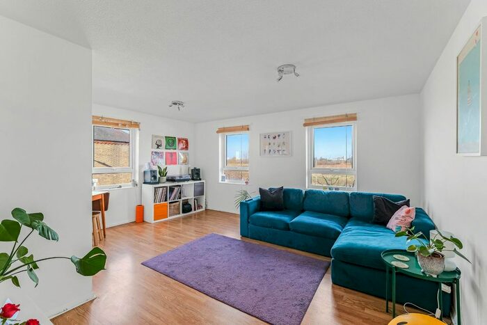 2 Bedroom Flat To Rent In Bakers Hill, London, E5