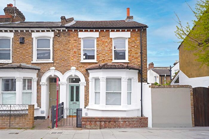 3 Bedroom Property For Sale In Ulverscroft Road, East Dulwich, London, SE22