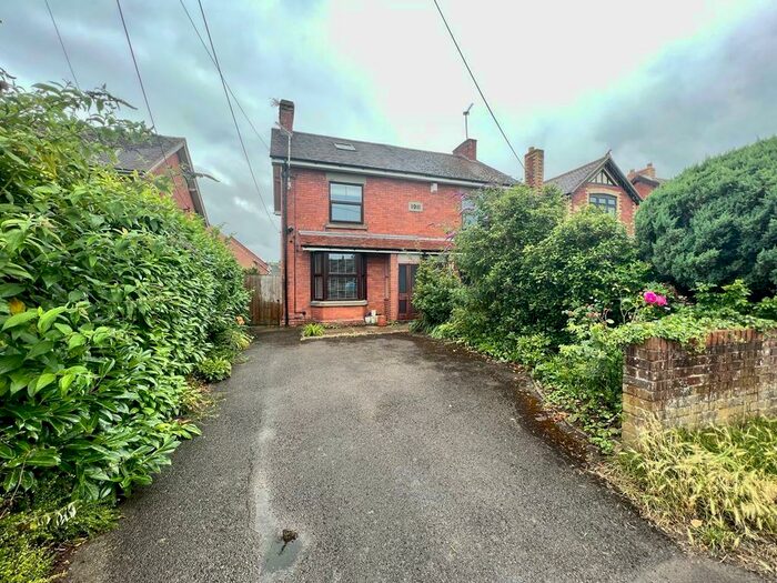 3 Bedroom Semi-Detached House To Rent In Woodfield Road, Cam, GL11