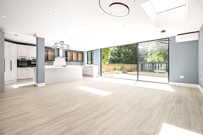 5 Bedroom Detached House To Rent In Popes Lane, Ealing, London, W5