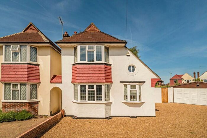 2 Bedroom Detached House For Sale In Canford Gardens, New Malden, KT3