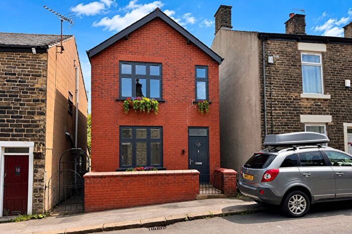 3 Bedroom Detached House For Sale In Mount Street, Glossop, SK13