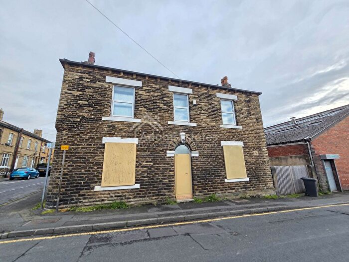 2 Bedroom End Terrace House For Sale In Church Street, Heckmondwike, WF16