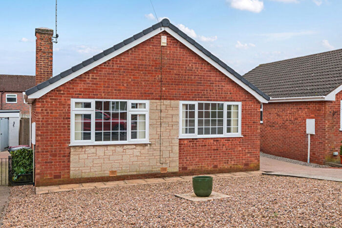 2 Bedroom Detached Bungalow For Sale In Parwich Road, North Wingfield, S42