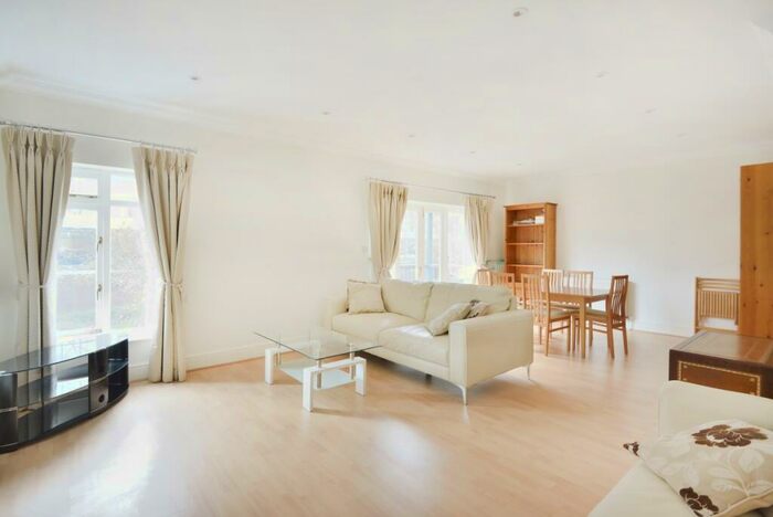 2 Bedroom Apartment To Rent In Folgate Street London, E1