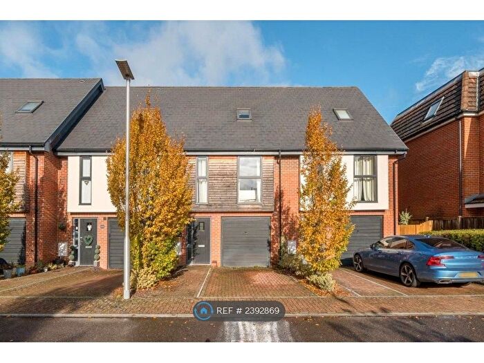 4 Bedroom Terraced House To Rent In Faircross Court, Thatcham, RG18