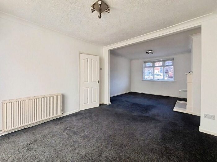 3 Bedroom Semi-Detached House To Rent In Farrow Drive, Sunderland, Tyne And Wear, SR6