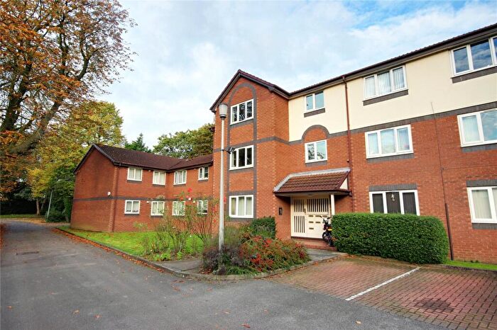 2 Bedroom Apartment To Rent In Eccles Old Road, Salford, M6