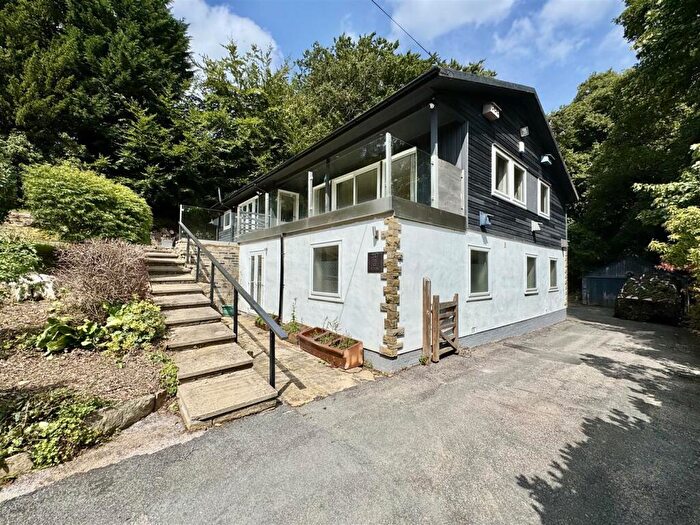 5 Bedroom Detached House For Sale In Fleminghouse Lane, Almondbury, Huddersfield, HD5