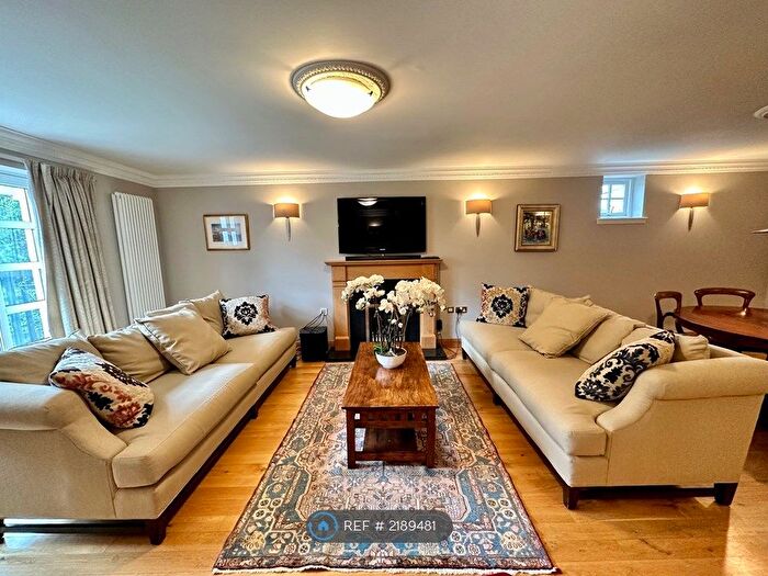 2 Bedroom Flat To Rent In Cammo Road, Edinburgh, EH4