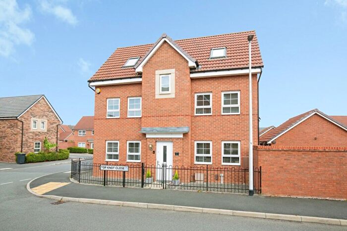 4 Bedroom Detached House For Sale In Top Knot Close, Nuneaton, CV11