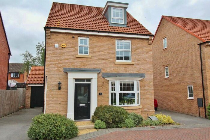 4 Bedroom Detached House For Sale In Bluebell Walk, Pontefract, WF8
