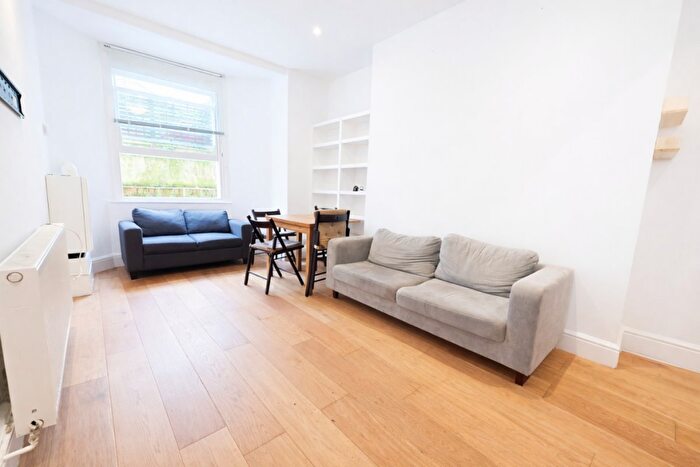 3 Bedroom Flat To Rent In St Johns Grove, Archway, N19