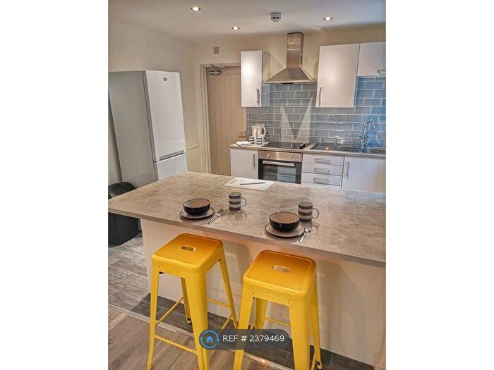 2 Bedroom Flat To Rent In Montpelier Terrace, Swansea, SA1