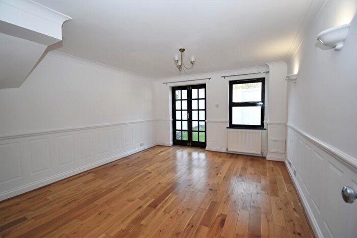 2 Bedroom House To Rent In Sangley Road Catford, SE6