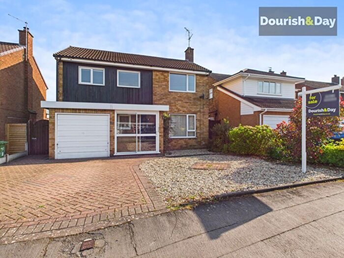 3 Bedroom Detached House For Sale In Porlock Avenue, Baswich, Stafford, ST17