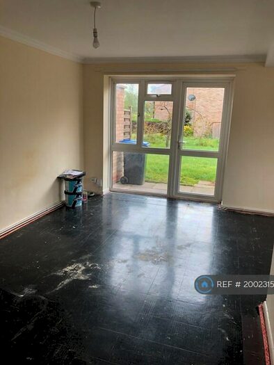 3 Bedroom Maisonette To Rent In Trevelyan Crescent, Stratford-Upon-Avon, CV37