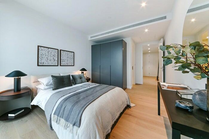 2 Bedroom Apartment To Rent In George Street, London, E14