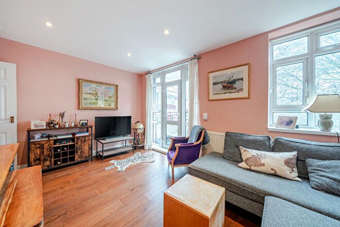 3 Bedroom Flat For Sale In Champion Hill Estate, London, SE5