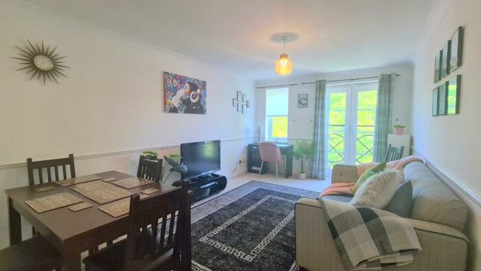 1 Bedroom Apartment To Rent In Galsworthy Road, Kingston Upon Thames, Surrey, KT2