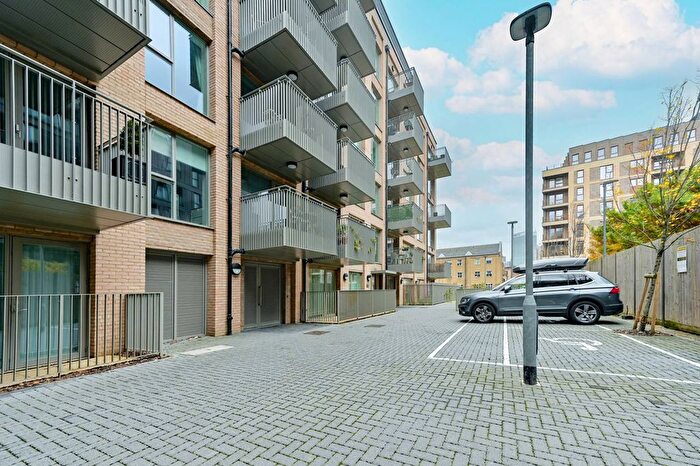 1 Bedroom Flat For Sale In Thomas Road, Tower Hamlets, London, E14