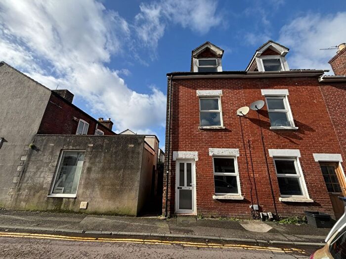3 Bedroom Terraced House To Rent In North Street, Salisbury, Wiltshire, SP2
