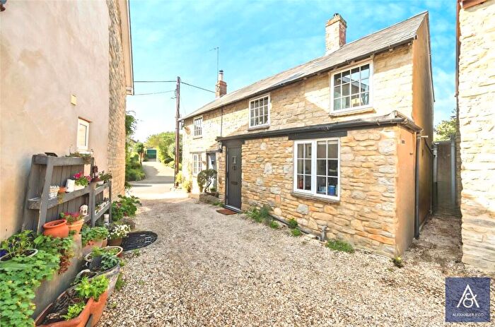 4 Bedroom Detached House For Sale In Bell Lane, Syresham, Brackley, NN13