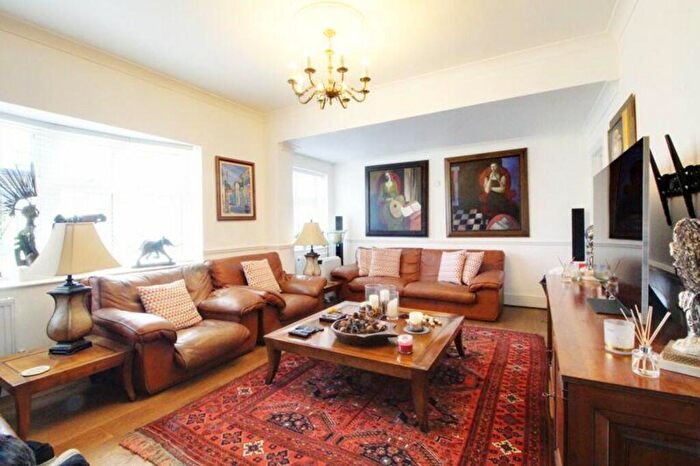 5 Bedroom Detached House For Sale In Tolmers Road, Cuffley, EN6